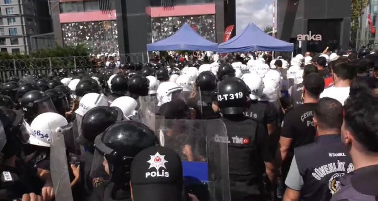 chpye abluka paylasimi yapan fenomenlere gozalti V6rpRUrI