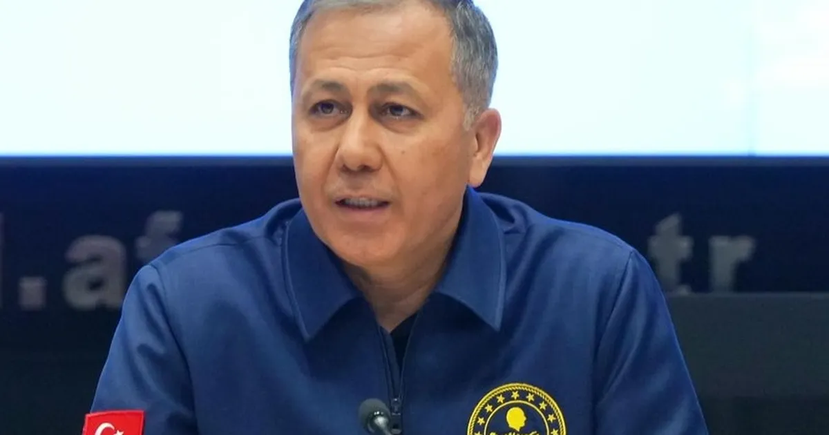 bakan yerlikaya 25 yapi hasari toplam 504 ihbar alindi RdspmZmw.webp