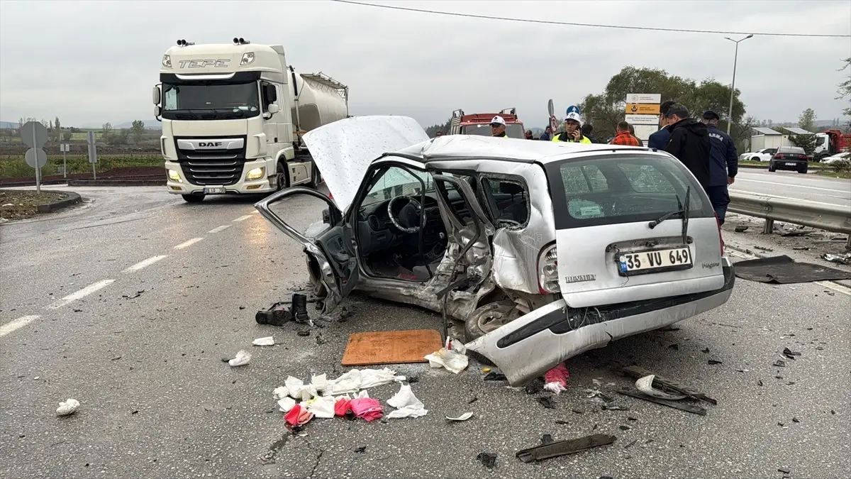 balikesirde trafik kazasi surucu hayatini kaybetti l8bjVT7g.jpg