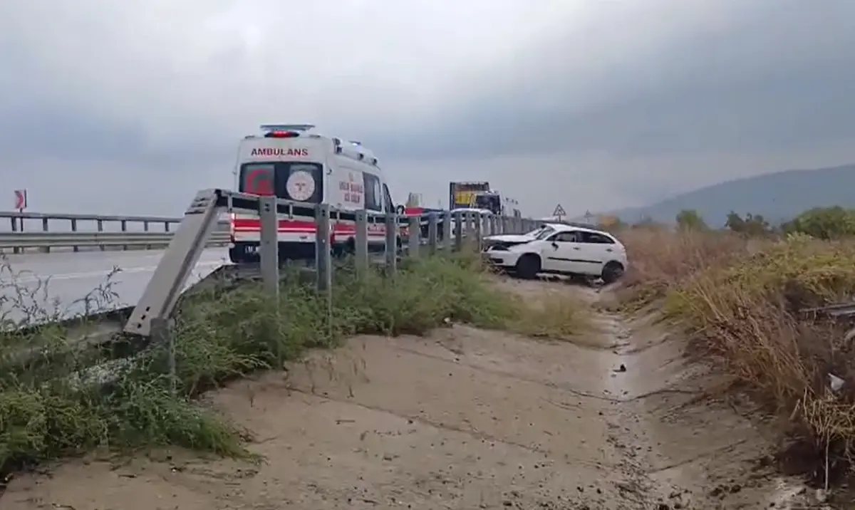 iznikte su kanalina dusen otomobilde 4 yarali FaGn6CIc