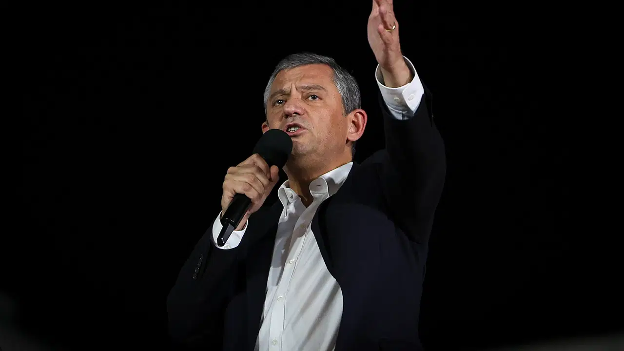 akin gurleke sure vermisti ozgur ozelden bu aksam icin saatli cagri JAIKMALs.jpg