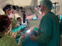 Göğüs boşluğundaki tümör, uzun bir operasyon sonucu çıkarıldı