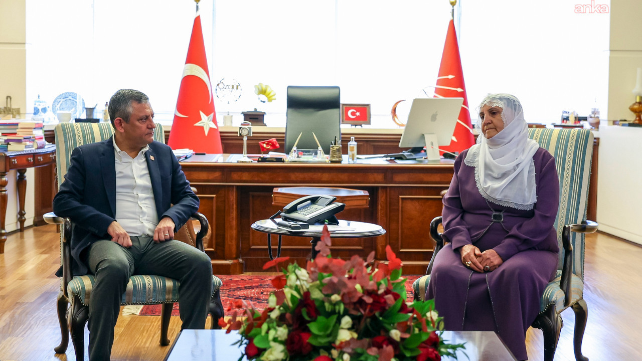 baris-annelerinden-ozgur-ozele-ziyaret-gd8rjFIC