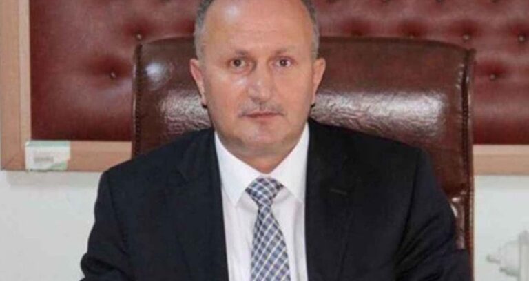 iskur-muduru-gorevden-alindi-yangin-faciasinin-ardindan-aciga-alinmisti-wAQjPhWu