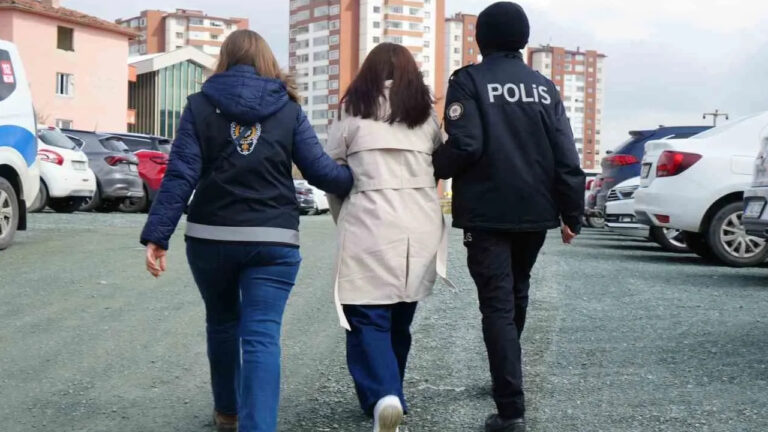 tuvalette-dogurulduktan-sonra-cope-birakilan-bebegin-annesine-hapis-cezasi-xB3zlQcf