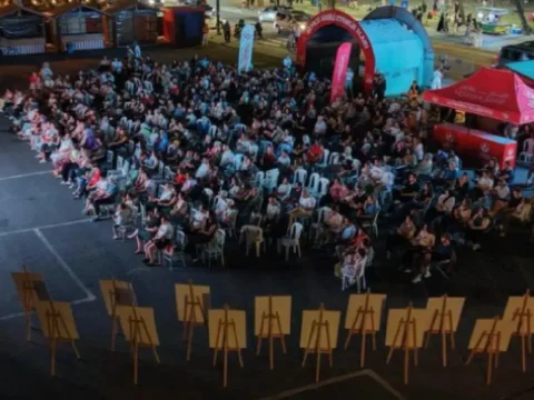 Acik havada sinema gunleri altinorduda CkP8teCq